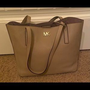 Michael Kors- tan leather purse with wallet